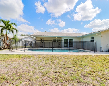 1329 Nw 84th Drive Nw - Photo Thumbnail 24