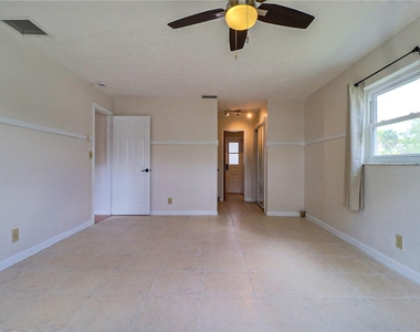 1329 Nw 84th Drive Nw - Photo Thumbnail 5
