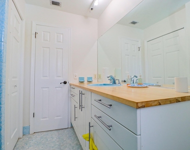 1329 Nw 84th Drive Nw - Photo Thumbnail 9