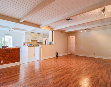 1329 Nw 84th Drive Nw - Photo Thumbnail 2