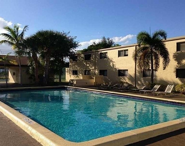 1125 S Flagler Avenue - Photo Thumbnail 2