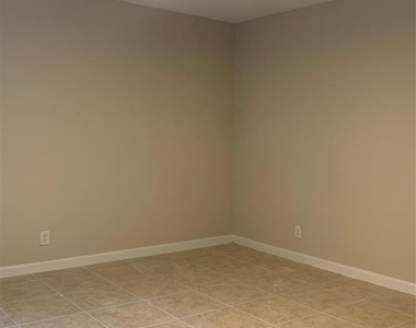 2161 Orange Grove Drive - Photo Thumbnail 9