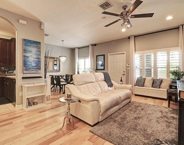 400 Lake Monterey Circle - Photo Thumbnail 7
