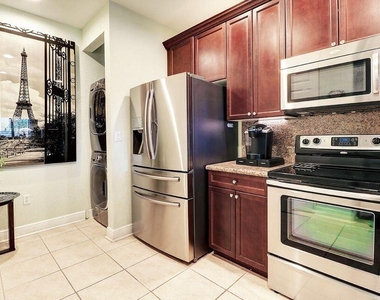 400 Lake Monterey Circle - Photo Thumbnail 8