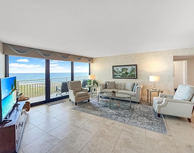 3000 N Ocean Drive - Photo Thumbnail 2