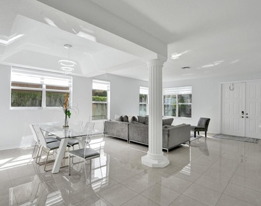 16405 Diamond Head Drive - Photo Thumbnail 11