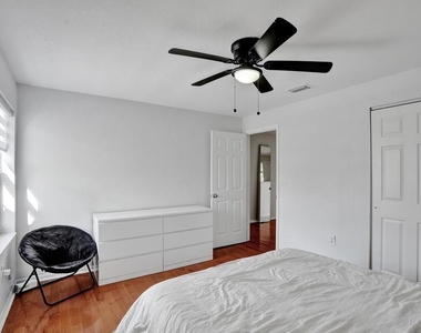 16405 Diamond Head Drive - Photo Thumbnail 40