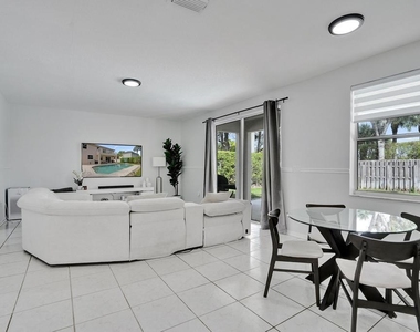 16405 Diamond Head Drive - Photo Thumbnail 12
