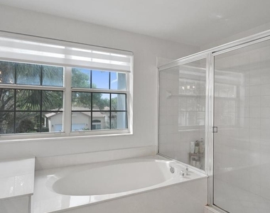 16405 Diamond Head Drive - Photo Thumbnail 37