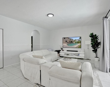 16405 Diamond Head Drive - Photo Thumbnail 14