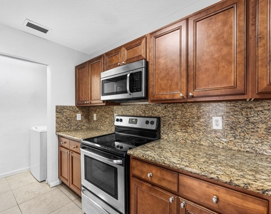 6515 Diamond Springs Terrace - Photo Thumbnail 9