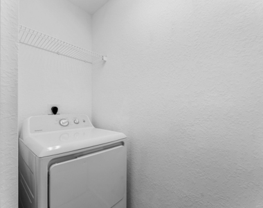 6515 Diamond Springs Terrace - Photo Thumbnail 10
