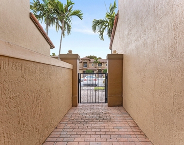 6515 Diamond Springs Terrace - Photo Thumbnail 29