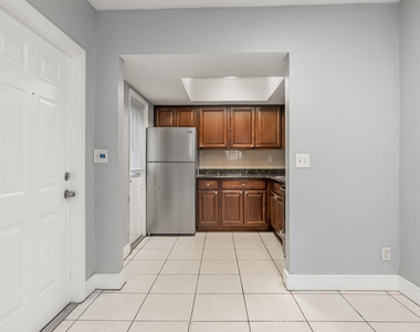 626 Sw 14th Avenue - Photo Thumbnail 5