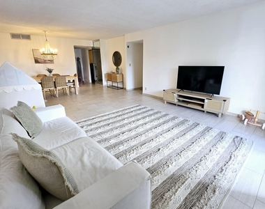 2500 Parkview Drive - Photo Thumbnail 36