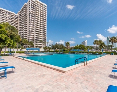 2500 Parkview Drive - Photo Thumbnail 22