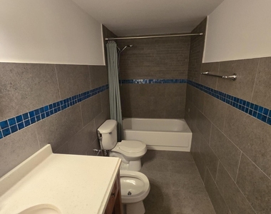 2500 Parkview Drive - Photo Thumbnail 12