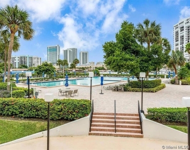 2500 Parkview Drive - Photo Thumbnail 23
