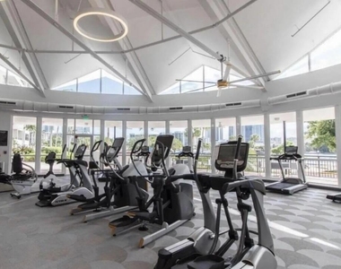 2500 Parkview Drive - Photo Thumbnail 19