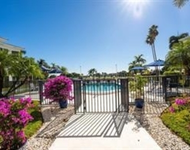 4848 Ne 23rd Avenue - Photo Thumbnail 16