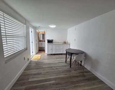4824 Sw 45th Avenue - Photo Thumbnail 6