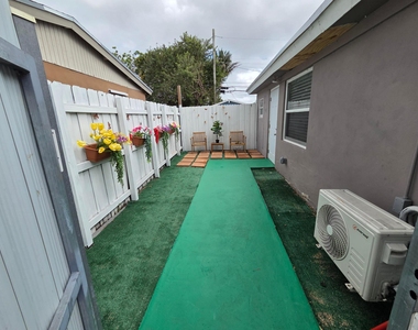 4824 Sw 45th Avenue - Photo Thumbnail 1