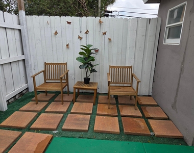 4824 Sw 45th Avenue - Photo Thumbnail 3