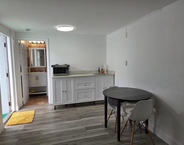 4824 Sw 45th Avenue - Photo Thumbnail 5