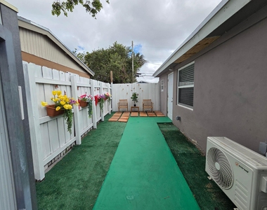 4824 Sw 45th Avenue - Photo Thumbnail 2