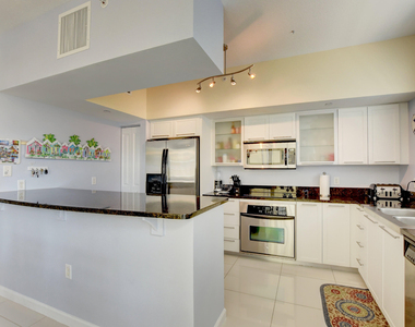 225 Ne 1st Street - Photo Thumbnail 1
