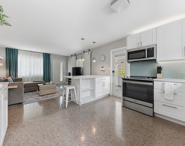 127 Sw 10th Avenue - Photo Thumbnail 15