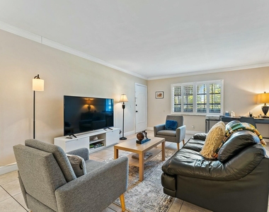 3036 Park Avenue - Photo Thumbnail 2