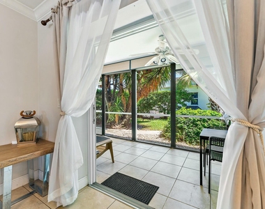 3036 Park Avenue - Photo Thumbnail 10