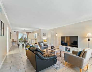 3036 Park Avenue - Photo Thumbnail 1