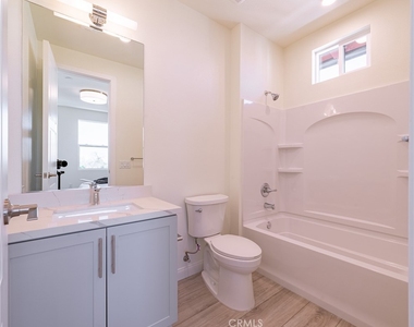 160 N New Ave - Photo Thumbnail 17