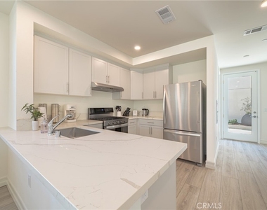 160 N New Ave - Photo Thumbnail 8