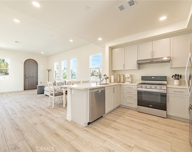 160 N New Ave - Photo Thumbnail 12