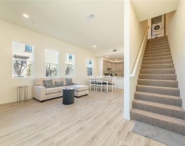 160 N New Ave - Photo Thumbnail 5