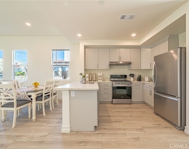 160 N New Ave - Photo Thumbnail 11