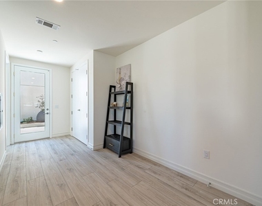 160 N New Ave - Photo Thumbnail 9