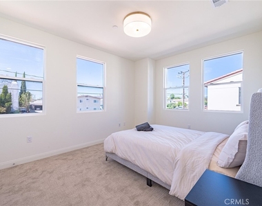 160 N New Ave - Photo Thumbnail 19