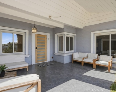 8647 Corbin Avenue - Photo Thumbnail 6