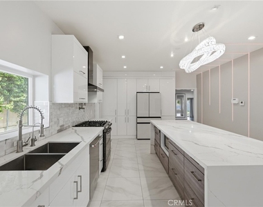8647 Corbin Avenue - Photo Thumbnail 2