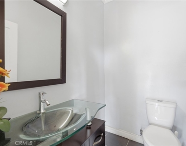 8647 Corbin Avenue - Photo Thumbnail 23