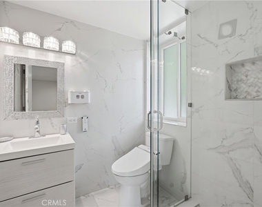 8647 Corbin Avenue - Photo Thumbnail 4