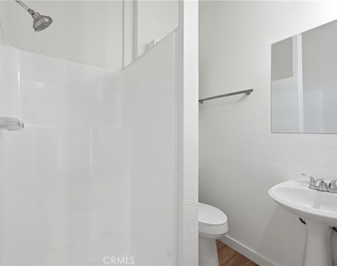 8647 Corbin Avenue - Photo Thumbnail 31