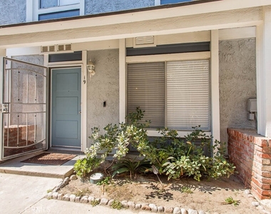 527 Spring Road - Photo Thumbnail 3
