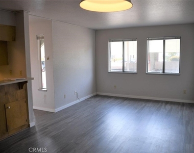 1239 E Foothill Boulevard - Photo Thumbnail 4
