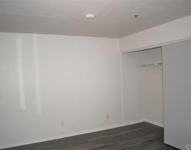 1239 E Foothill Boulevard - Photo Thumbnail 16