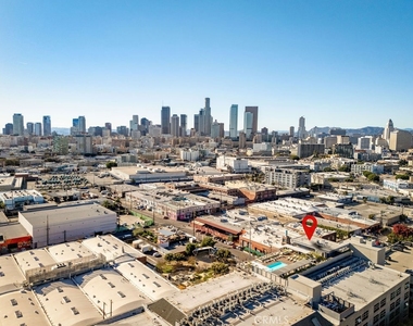 530 S Hewitt Street - Photo Thumbnail 20